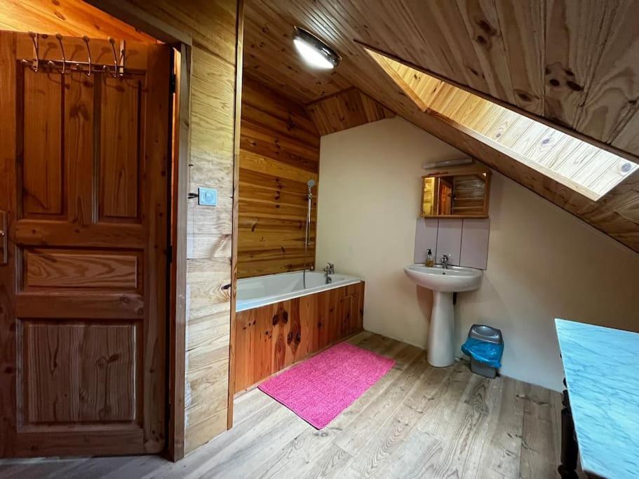 Gite A La Ferme Au Coeur De L'Auvergne Saint-Hippolyte  Zewnętrze zdjęcie