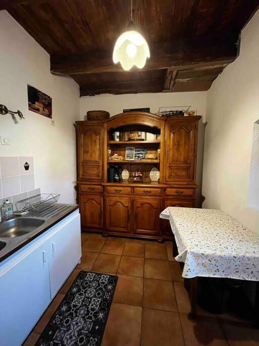 Gite A La Ferme Au Coeur De L'Auvergne Saint-Hippolyte  Zewnętrze zdjęcie